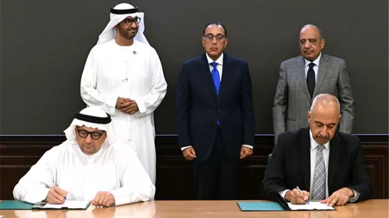 مدبولي يشهد توقيع اتفاقيتي مشروع إنشاء محطة إنتاج الكهرباء من طاقة الرياح بخليج السويس بقدرة 200 ميجاوات