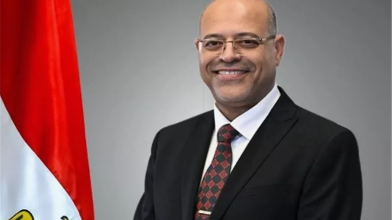 وزير العمل: عودة عجلات الإنتاج للعمل في شركة لصناعة السيراميك