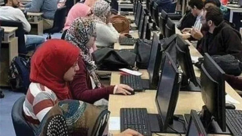 اليوم.. وزير التعليم العالي يعلن نتيجة تنسيق المرحلة الأولى للقبول بالجامعات