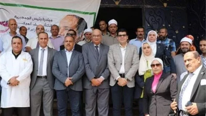 محافظ الشرقية يتفقد عيادة التأمين الصحي الشاملة بكفرصقر