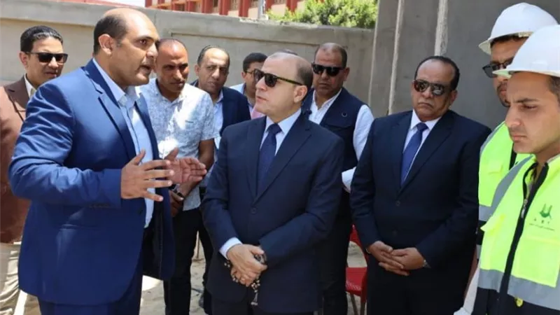 وزير الإسكان يختتم جولته بالاسكندرية بتفقد مشروع توسعة الكورنيش