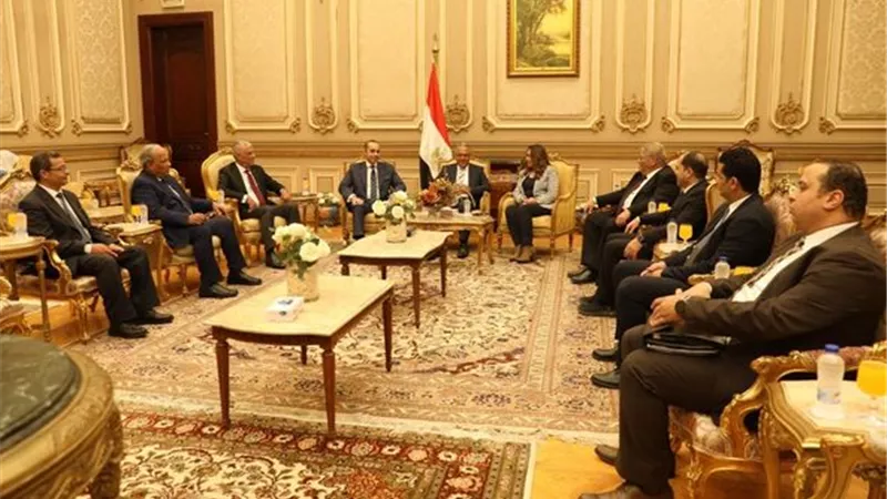 عوض تلتقي هيئة مكتب لجنة الإدارة المحلية بمجلس النواب بحضور وزير الشئون النيابية