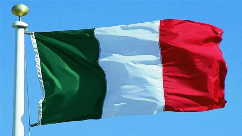 إيطاليا ترحل مواطنا باكستانيا بتهمة الإرهاب