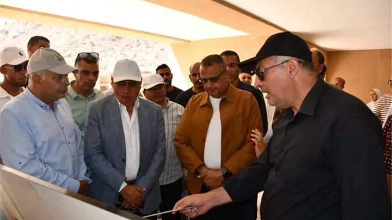 محافظ جنوب سيناء يتابع تنفيذ مشروع الحي السكني بالزيتونة