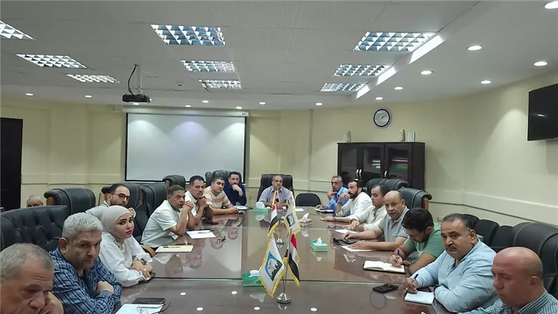 رئيس جهاز مدينة بدر يلتقي عدداً من سكان المدينة للاستماع إلى مطالبهم
