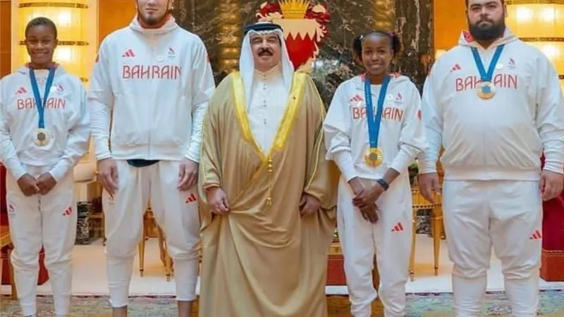 ملك البحرين يمنح أبطال أولمبياد باريس وسام الكفاءة