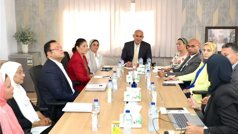 وزير التعليم يستعرض سبل تطوير المدارس المصرية اليابانية