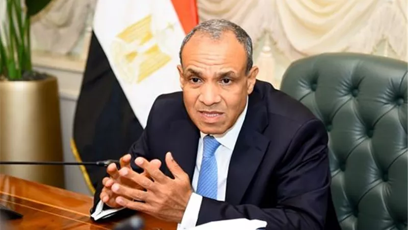 وزير الخارجية يصل الرياض لبحث سبل مواجهة التحديات الإقليمية