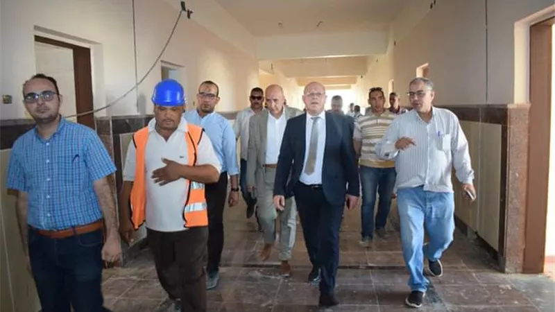 رئيس جامعة سوهاج يتفقد مبني كلية الحقوق الجديد للتأكد من جاهزيته