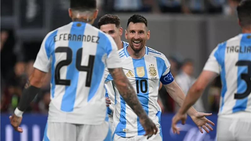 ميسي يغيب عن قائمة الأرجنتين استعدادًا لمباراتي تشيلي وكولومبيا