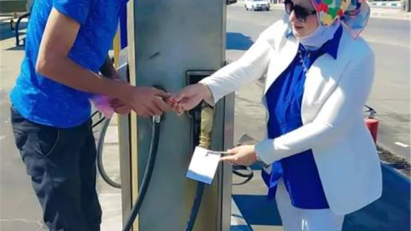 تشميع طلمبتين بنزين بأحد محطات تمويل السيارات بمدينة مرسي مطروح