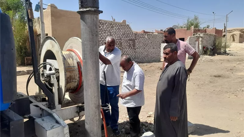 تحسن فى معدلات العمل والانجاز بمشروعات الصرف الصحى بالأقصر