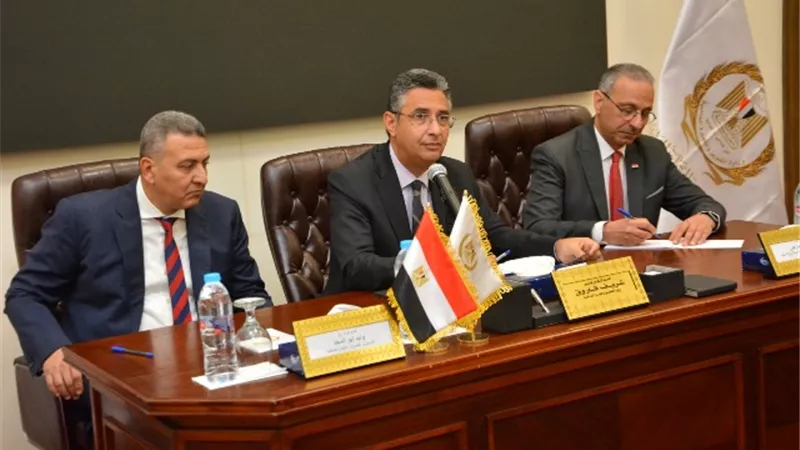 فاروق: الاستعانة بالذكاء الاصطناعي لتنقية البطاقات التموينية