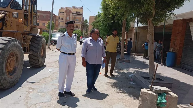 غلق وتشميع محال وبدرومات وإزالة مخالفات بدمياط الجديدة و15 مايو