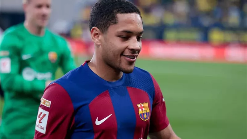 أزمة في برشلونة بسبب فيتور روكي
