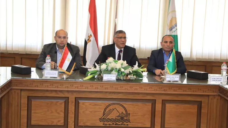 محافظ الجيزة ناقش انشاء مدارس جديدة ورفع كفاءة مواقف السرفيس