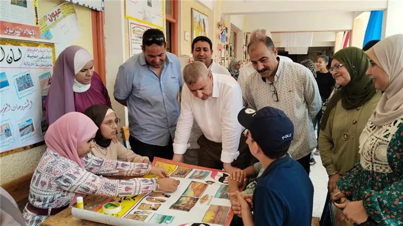 مدير تعليم دمياط يتابع تفعيل مبادرة 