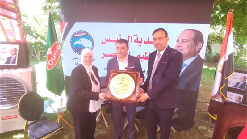 مستقبل وطن يكرم العاملات المثاليات بموقع عملهن بالعاشر من رمضان