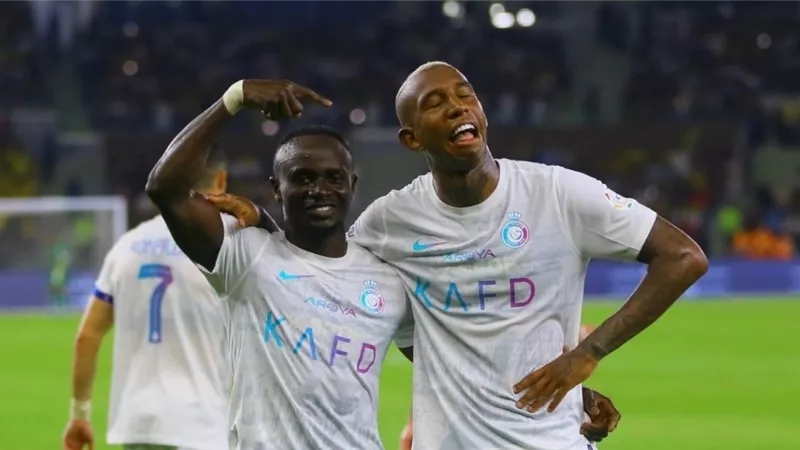 نجم برشلونة يهدد استمرار جوندوجان وماني في النصر