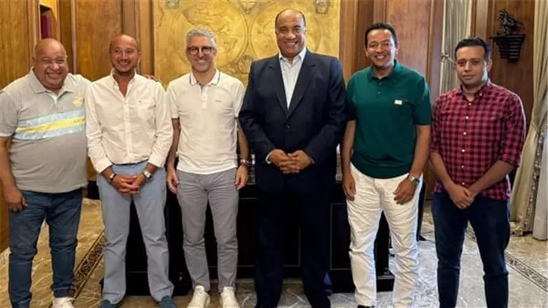 الاتحاد السكندري يعلن رسميا التعاقد مع بابا فاسيليو لتدريب الفريق