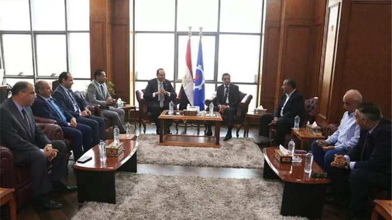 محافظ السويس: التأمين الصحي الشامل هدية الرئيس السيسي لأهل السويس