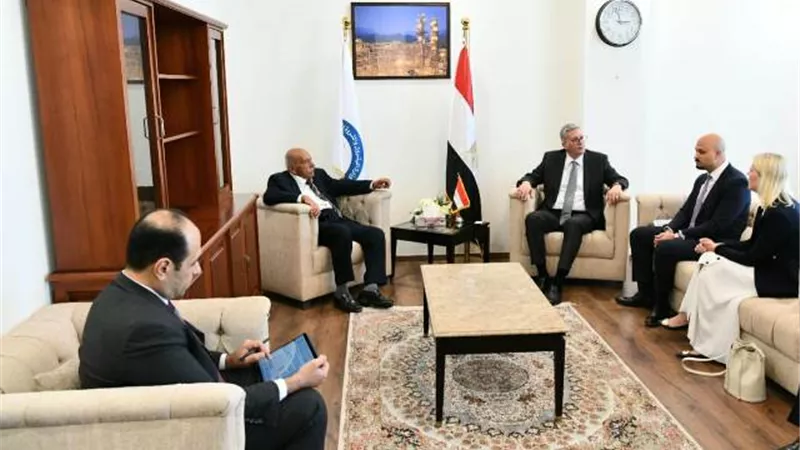 وزير البترول يتابع مع مسئولي فاروس إنرجي أعمالها في مناطق امتيازها
