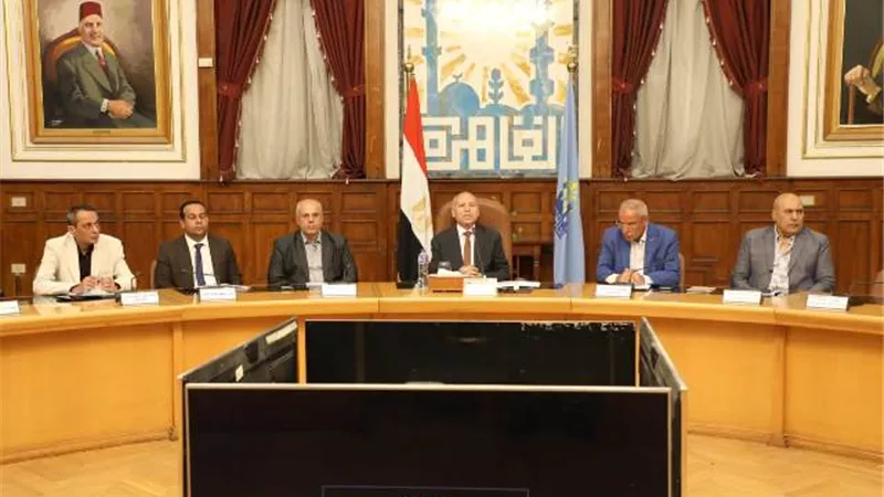 محافظ القاهرة: متابعة دورية لمشروعات الأسمرات وأهالينا والمحروسة