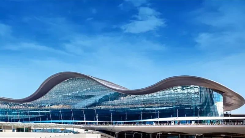 72 مليون مسافر عبر مطارات الإمارات خلال النصف الأول