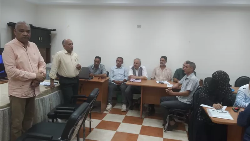 وكيل تعليم مطروح يجتمع مع مديري الإدارات والموجهين ومديري المراحل