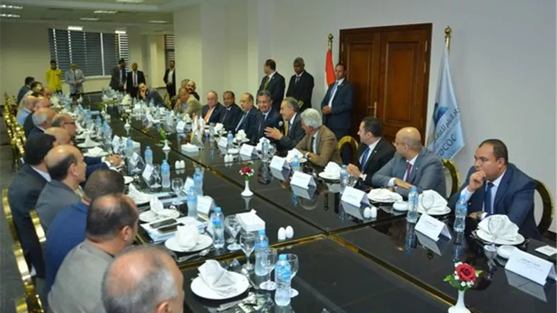 وزير التموين يتابع استعدادات إقامة معرض أهلا مدارس مع الغرف التجارية