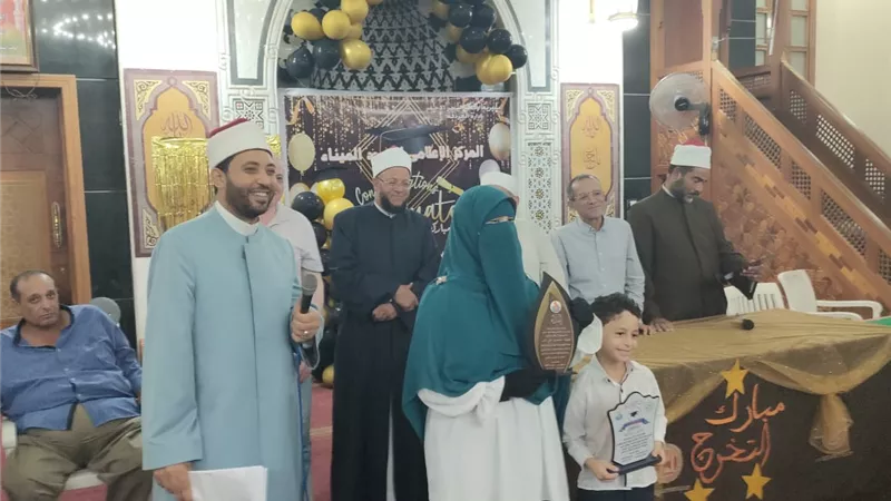 تكريم المشاركين فى البرنامج الصيفى بمسجد الميناء الكبير بالغردقة