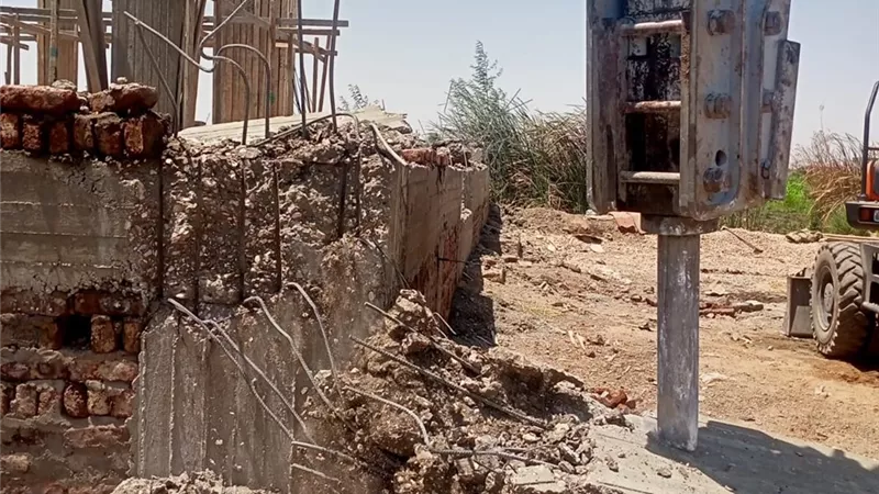 إزالة حالتي تعدٍ على الأراضى بأرمنت جنوب غرب الأقصر