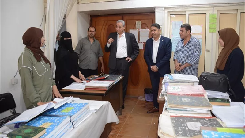 محافظ الغربية يتفقد إدارات الديوان العام لمتابعة انتظام العمل