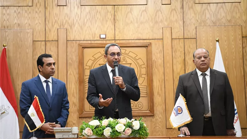 محافظ قنا يكرم المتميزين بإدارة المراجعة الداخلية والحوكمة