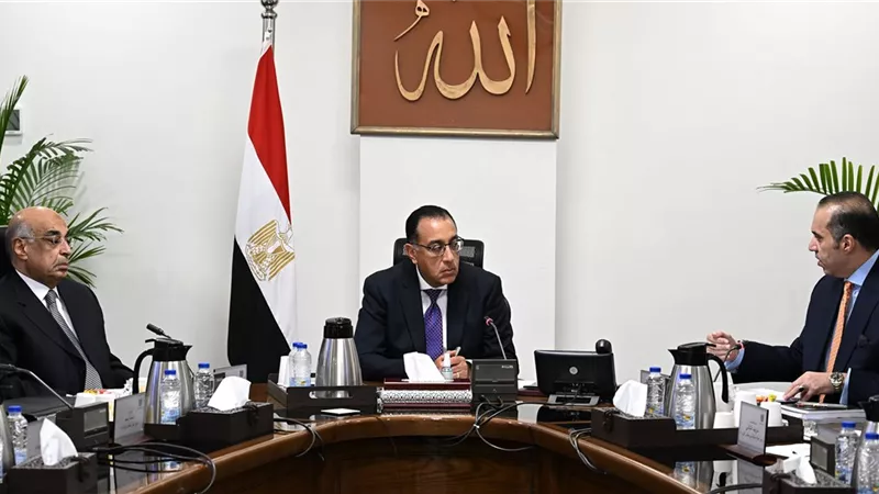 رئيس الوزراء يعقد اجتماعًا لمُراجعة مشروعات القوانين المقدمة للبرلمان