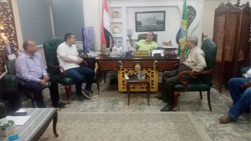 مدير تعليم الإسماعيلية يناقش آخر استعدادات العام الدراسي الجديد