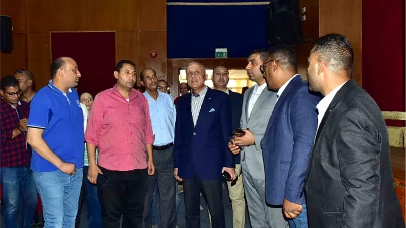 محافظ الاقصر يتفقد المدينة الشبابية بالطود