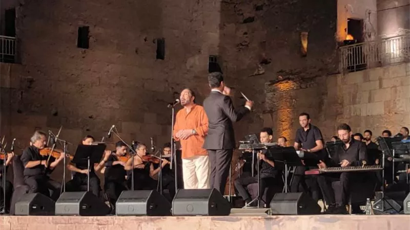 على الحجار يستعيد ذكريات أجمل أغانيه مع جمهور مهرجان القلعة