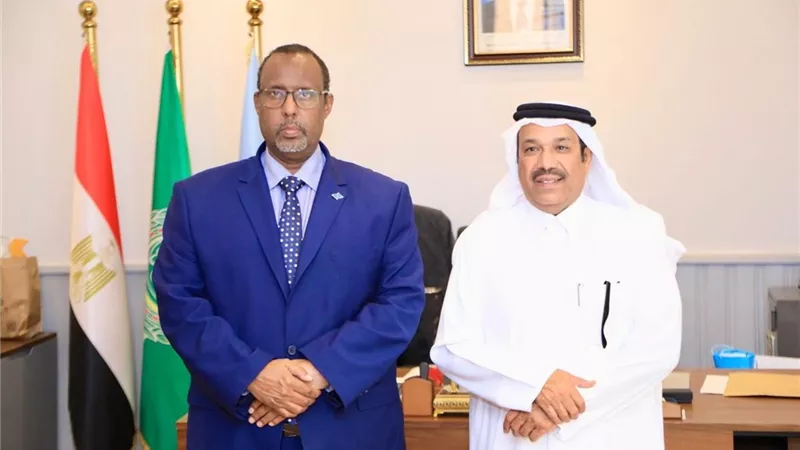 سفير الصومال يستقبل رئيس لجنة حقوق الإنسان العربية