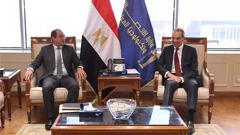 طلعت: تنفيذ مشروعات مشتركة لدعم التحول الرقمى بوزارة المالية