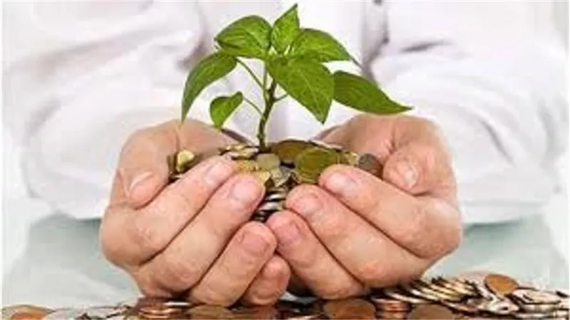 يقوم بكافة الفرائض ولا يتحسس البركة فى ماله يُجيبه ..امين الفتوى