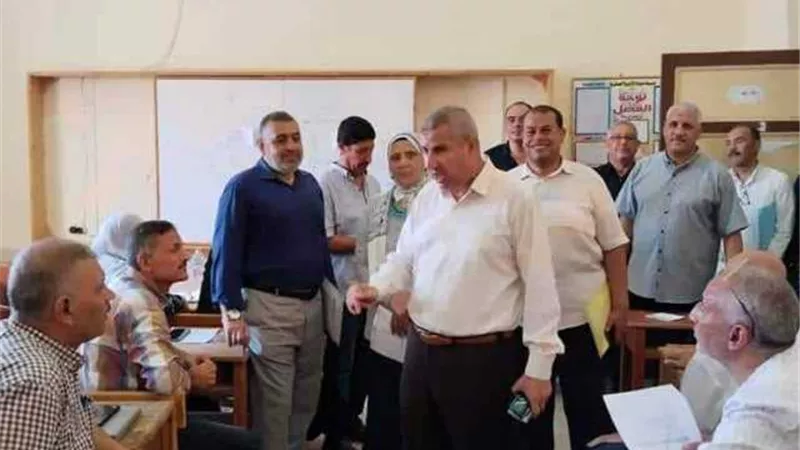 مدير تعليم دمياط يناقش الإستعدادت لبدء العام الدراسي الجديد