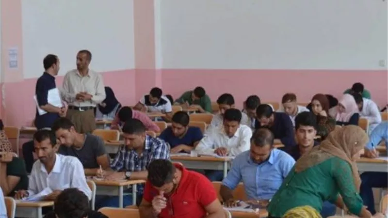 سداد المصروفات المتأخرة يحرر شهادات تخرجهم