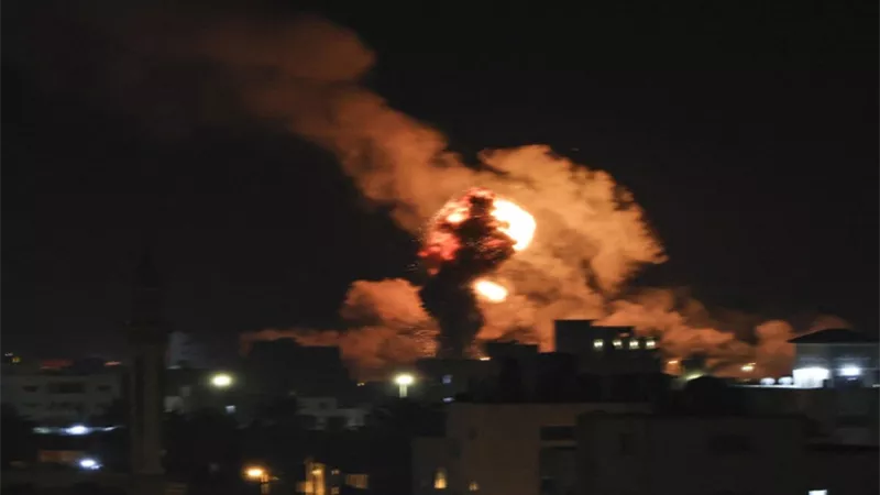 استشهاد 4 فلسطينيين في غارات إسرائيلية على خان يونس ومدينة غزة