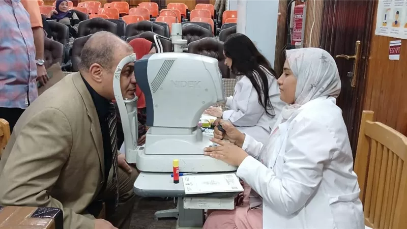 قافلة طبية مجانية للكشف على أمراض العيون بتعليم بنى سويف