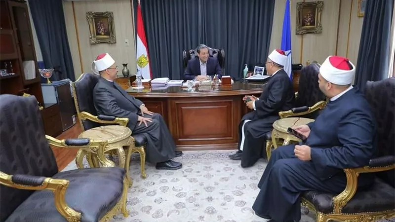 محافظ دمياط يستقبل رئيس مجموعة الاتصال السياسى بوزارة الأوقاف