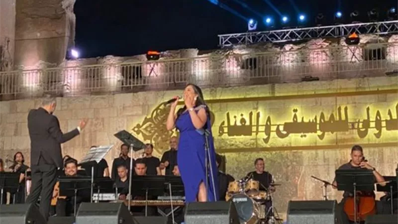 إيمان عبد الغنى تتألق بأغنية