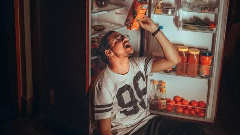 أسباب الجوع الكاذب أو العاطفي