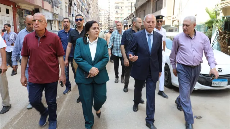 محافظ القاهرة يتفقد اعمال تطوير الألف مسكن وجسر السويس