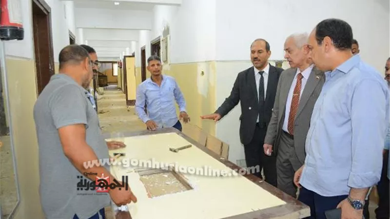 جولة مفاجئة لنائب رئيس جامعة أسيوط بالمدن الجامعية